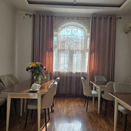 Guesto Hostel Tasjkent Eksteriør billede