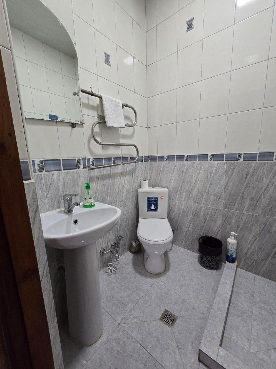 Guesto Hostel Tasjkent Eksteriør billede